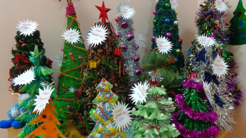 “Ощущение праздника”: как читинки украшают новогодние ёлки